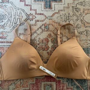 Skims Wireless Form Tshirt Bra 42B